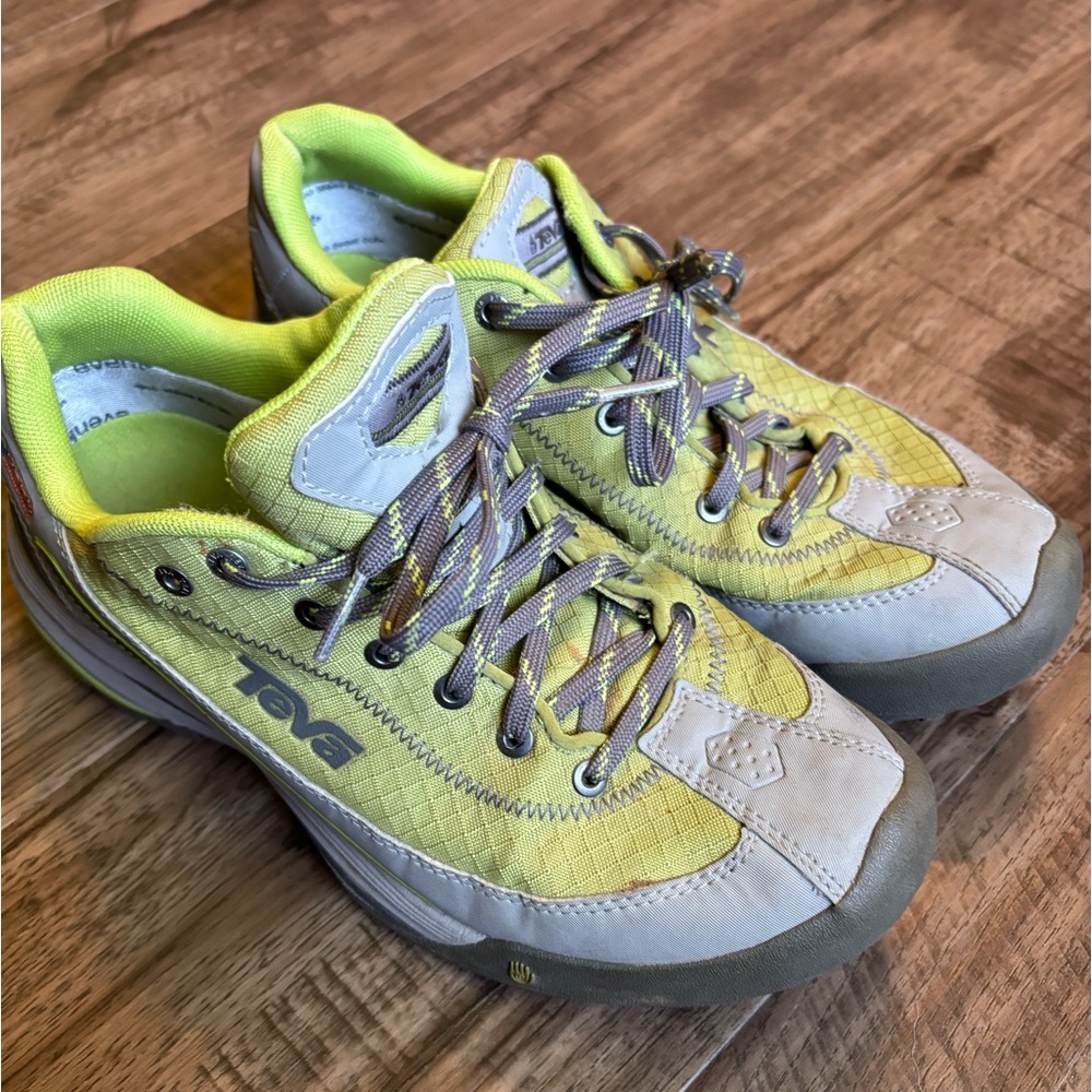 TEVA 4047 eVENT Waterproof walking hiking shoes - SZ8 - green/gray